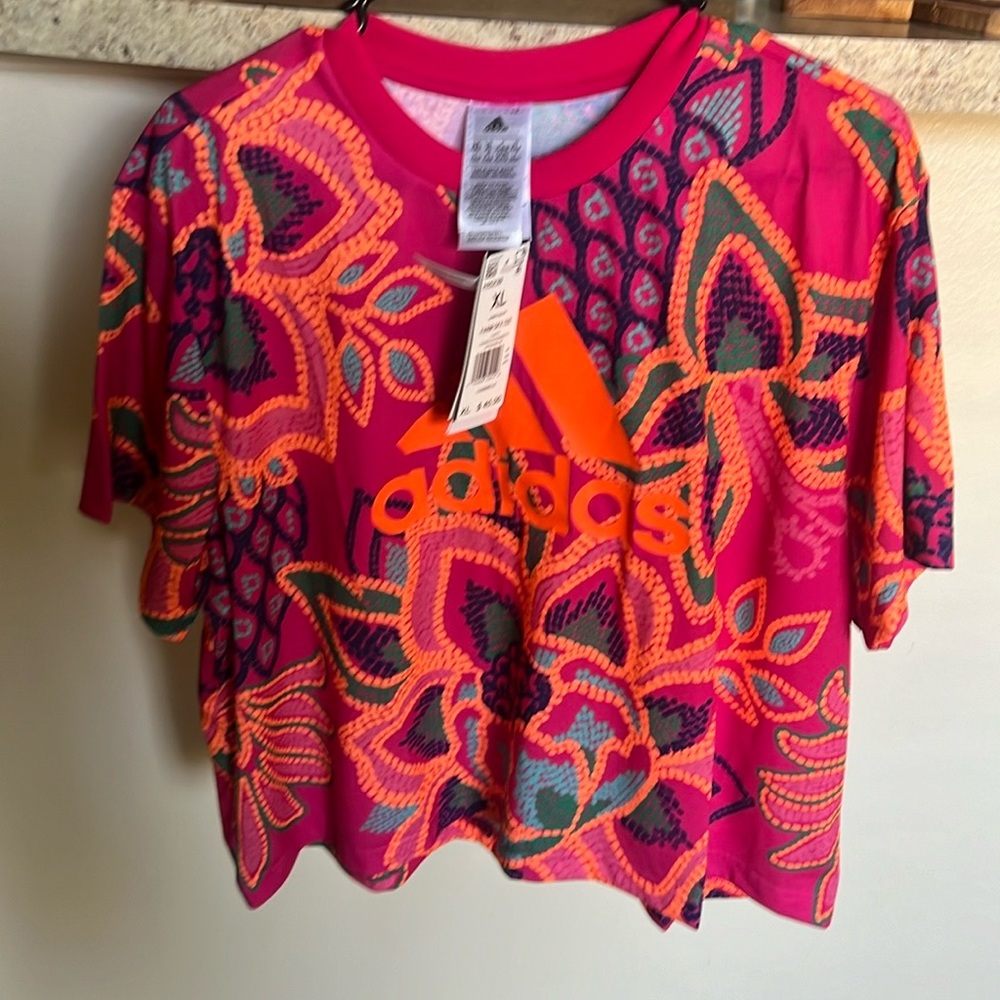 NEW ADIDAS FARM CROP TEE